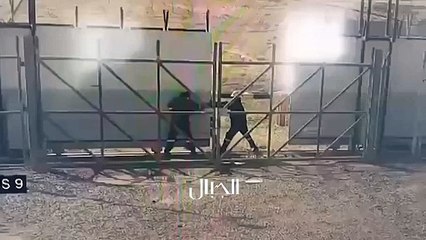 VIDEO: Un trabajador muere al ser aplastado por un portón metálico de 15 metros