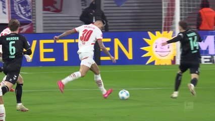 Sesko lights up Leipzig with 'cannonball' strike