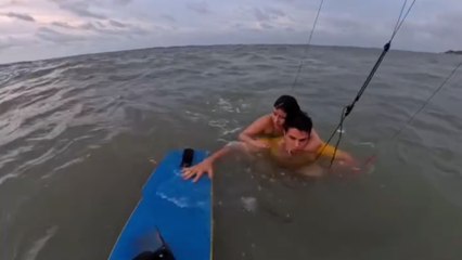 Un kitesurfista olímpico capta en vídeo el momento en que salva a una chica de morir ahogada