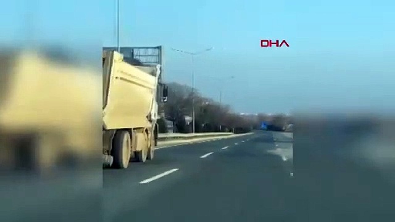 Yerinden fırlayan tekerin karşı yöne geçmesini engelledi; o anlar kamerada