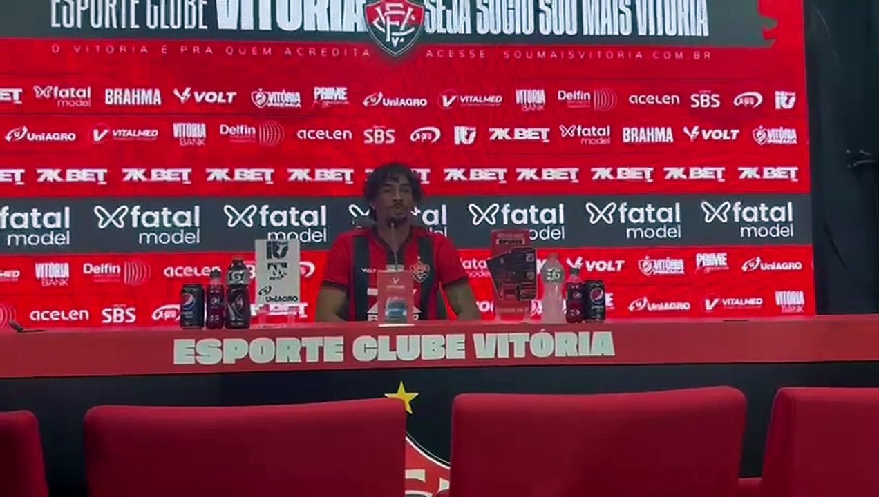 Novo atacante do Vitória desabafa sobre seca de gols: "Sofri com algumas lesões"; assista