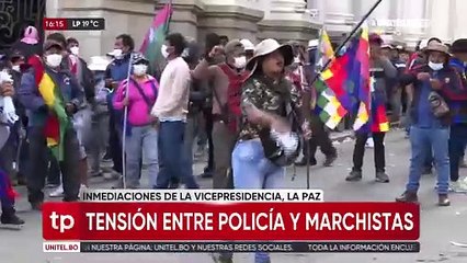 ​Policía gasifica a marchistas que intentaban llegar a la plaza Murillo