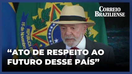 Lula sanciona lei que proíbe uso de celulares em escolas