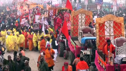 Hn_Ani_Prayagraj_1st_Day_Of_Amrit_Snan_Devotees_Arrives_09-33-32