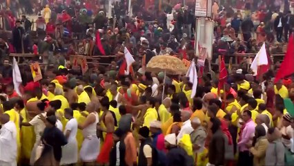 Hn_Ani_Prayagraj_1st_Day_Of_Amrit_Snan_Devotees_Arrives_09-38-32