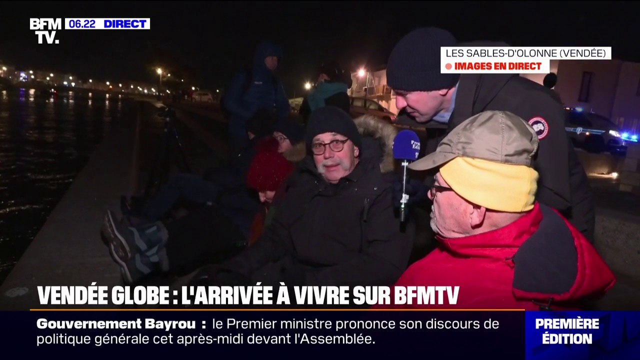 Vendée Globe: le public attend la remontée du chenal des Sables d'Olonne de Charlie Dalin, prévue en début d'après-midi