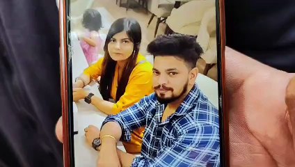 खबर बन चुकी थी, खबर नहीं जाएगी कहा गया, पूरे परिवार ने पहले मनाया जश्न फिर देर रात पति पत्नी ने फांसी के फंदे से लटक कर की आत्महत्या