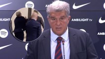 Laporta se justifica por su corte de mangas: 