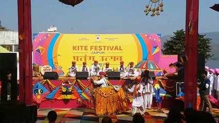 काइट फेस्टिवल- सीएम भजनलाल शर्मा और डिप्टी सीएम दिया कुमारी ने उड़ाई पतंग,  देशी विदेशी सैलानियों ने उठाया लुत्फ, लोक कलाकारों ने बिखेरी राजस्थानी संस्कृति की छटा