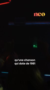 Savez-vous pourquoi la chanson « Les Lacs du Connemara » connaît un tel succès chez les jeunes, 40 ans après sa sortie ? On vous explique ! 🎶