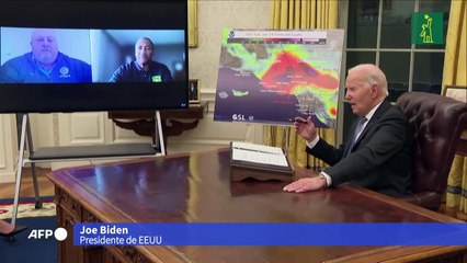 Rescatistas buscan cadáveres antes de que el viento arrecie en Los Ángeles