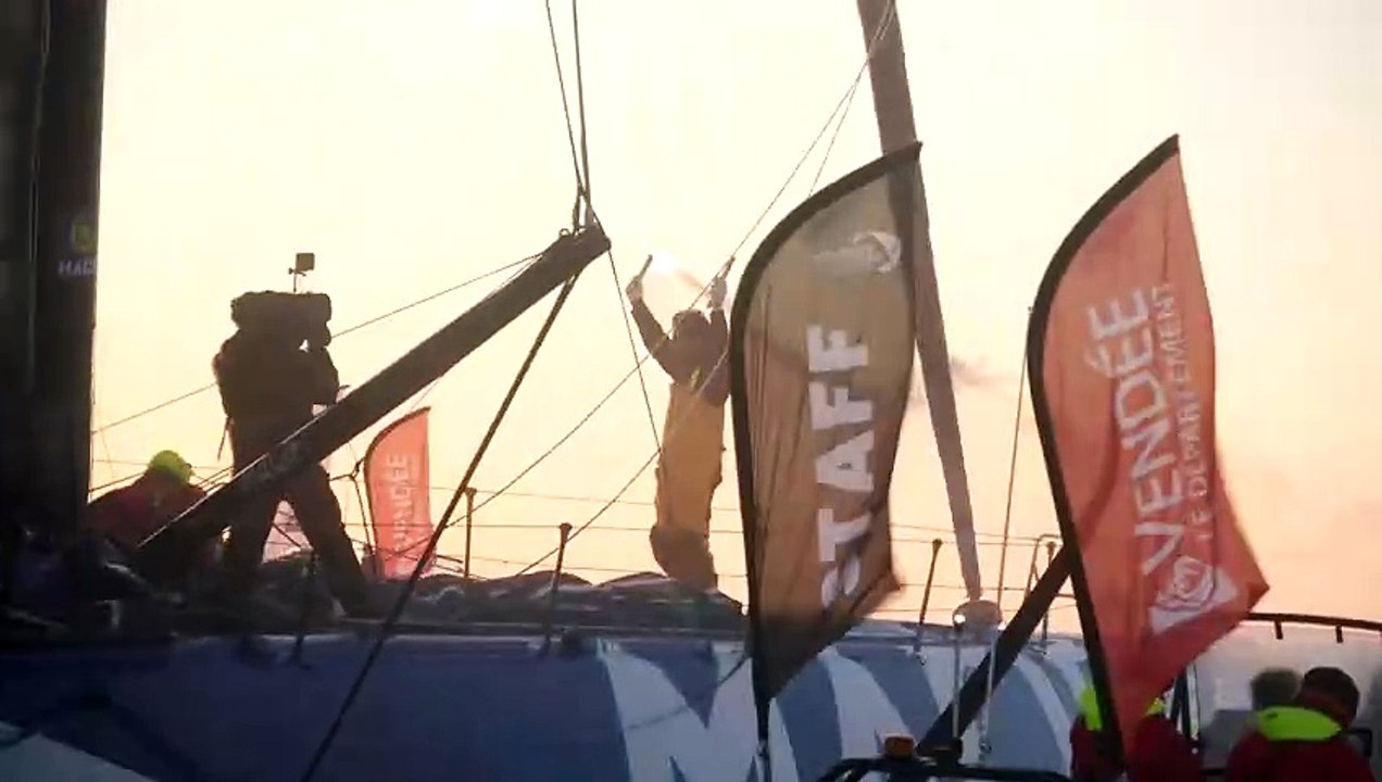 Vendée Globe: Charlie Dalin triomphe aux Sables d'Olonne
