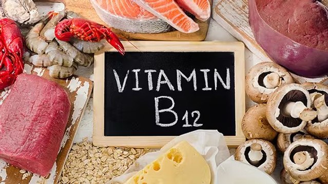 Vitamin B12 Deficiency Side Effects: क्या Vitamin B 12 की कमी से नहीं आती नींद | Boldsky