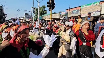 उत्तरायण के मौके पर हल्द्वानी में निकल गई विशाल शोभायात्र, लोक कला और लोक संस्कृति की झांकियां बनी आकर्षण की केंद्र