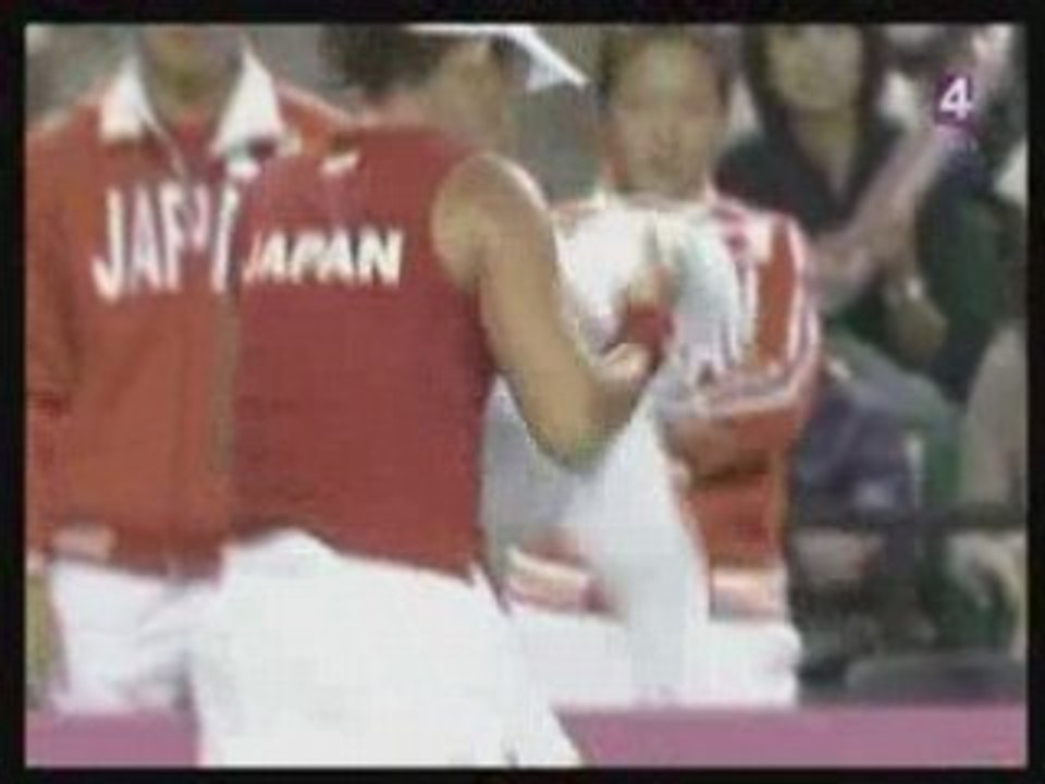Fed.Cup.2008.Mauresmo.Vs.Sugiyama_chunk_5