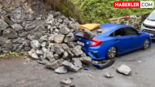 Sarıyer'de İnsani Facia Kıza Yıkılan İstinat Duvarı Park Halindeki Aracın Üstüne Düştü