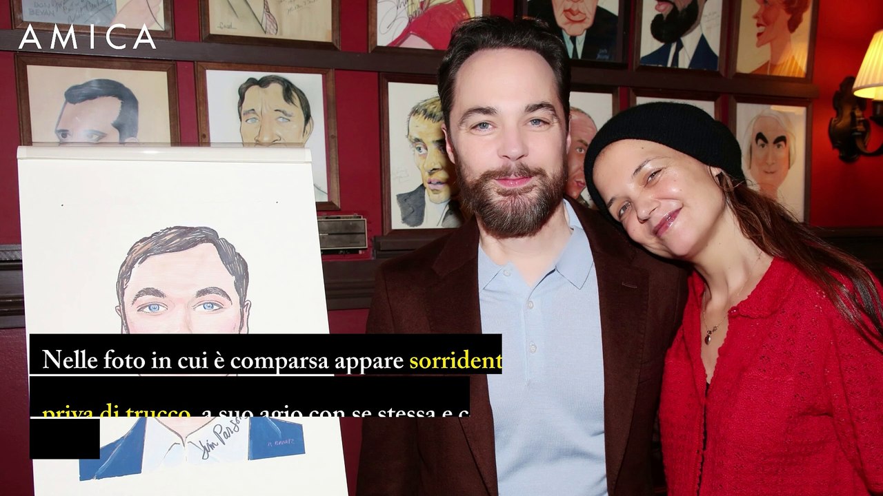 Il vero volto, sorridente e senza trucco, di Katie Holmes