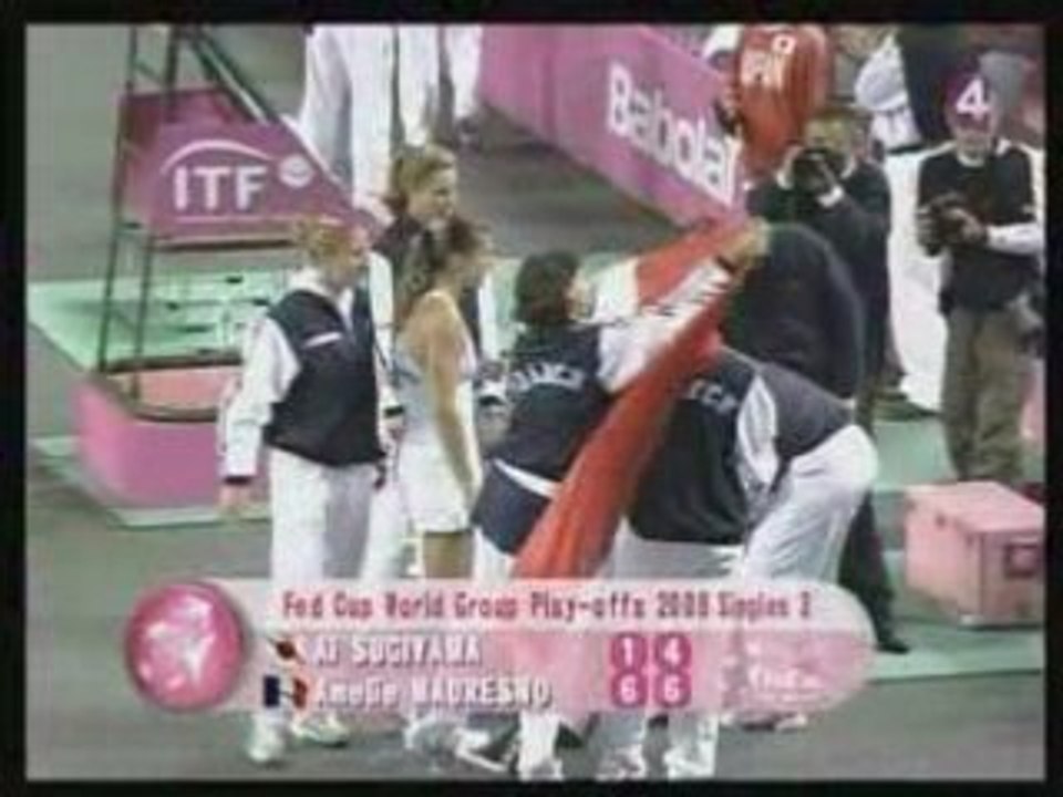 Fed.Cup.2008.Mauresmo.Vs.Sugiyama_chunk_6