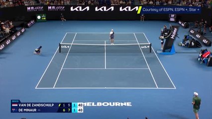 Van de Zandschulp's stunning tweener leaves De Minaur in shock