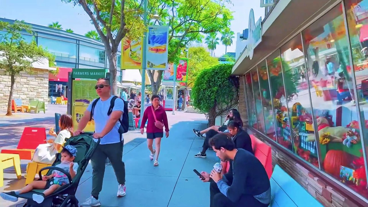 Walking Tour Of Los Angeles, California