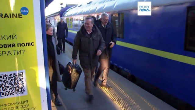 Глава минобороны Германии посетил в Киев, чтобы заверить Украину в поддержке Берлина