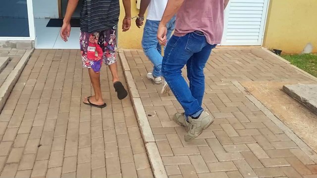 Dois homens em posse de drogas são detidos pelo GDE na Avenida Brasil, em Cascavel