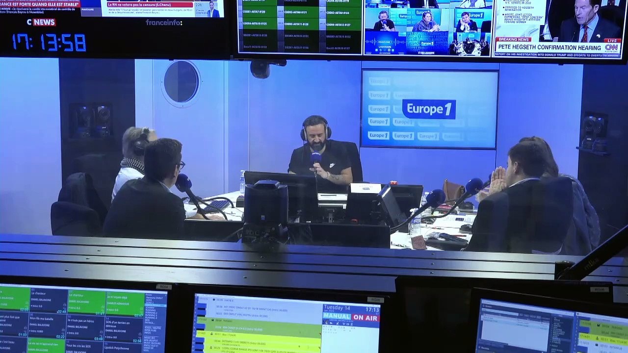 Cyril Hanouna - Toulouse : le député LFI Hadrien Clouet et une élue de la ville dénoncent les fèves en forme de crèches