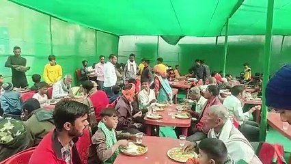 बरकट्ठा मे दही चूड़ा खिलाना की है रीवाज , वर्तमान विधायक, पूर्व विधायक ने क़याम रखी है
