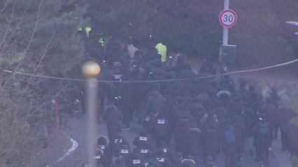 [이 시각 관저] 공수처·경찰 '체포팀' 1차 저지선 통과 / YTN