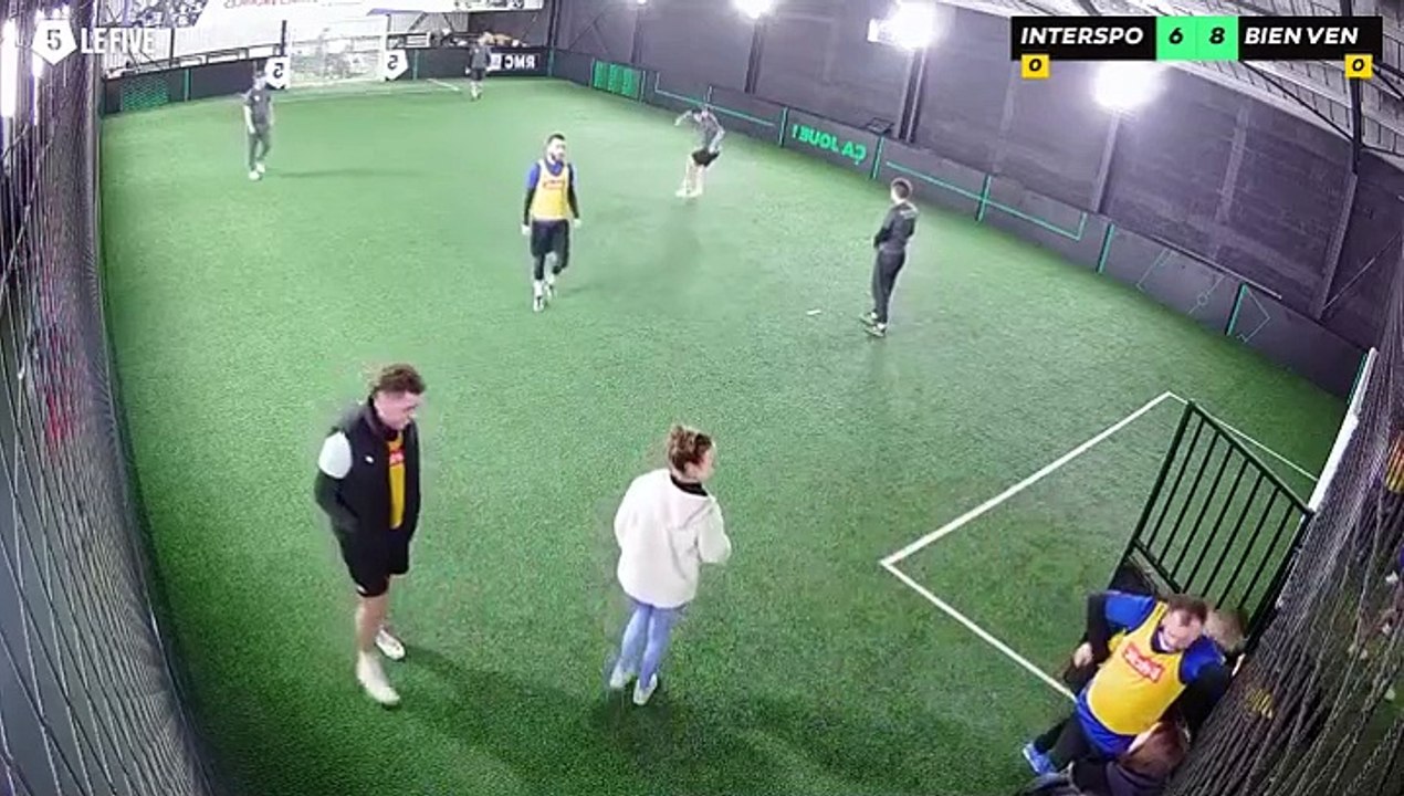 Intersport - Bien Vendre Ensemble 14/01 à 20:04 - Football Terrain 2 (LeFive Challans)