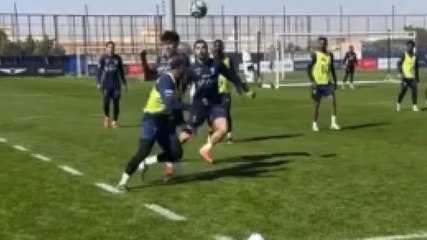 Il solito Neymar, giocata da fenomeno in allenamento