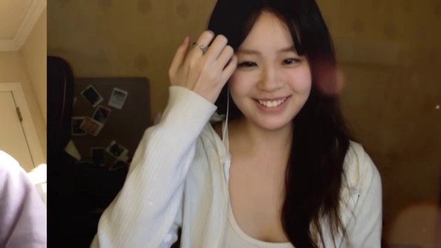 Chinese Hot Girl Got Him Blushing 😳｜Omegle