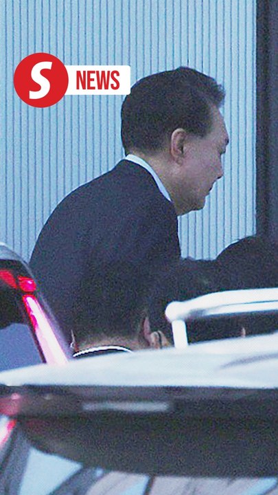 Impeached S. Korean president Yoon detained for questioning over martial law