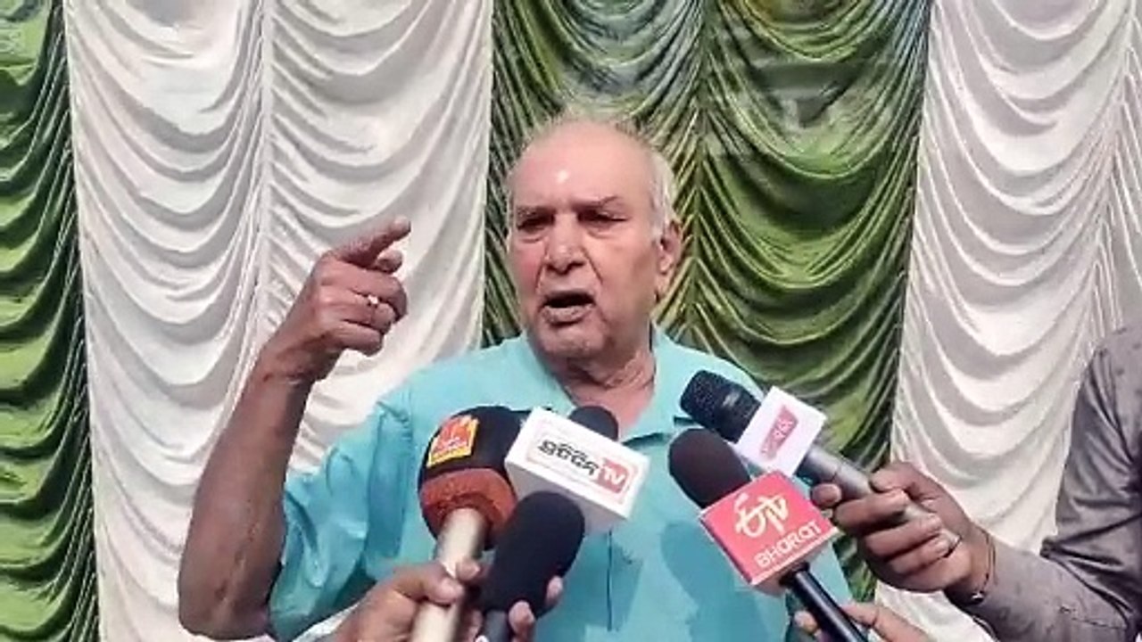 ଜିଦ ରେ ଅଟଳ ସେବାୟତ,ପୁଣି ଆଜି ଉପାସରେ ରହିଲେ ଲିଙ୍ଗରାଜ, ନିରାଶ ଭକ୍ତ,ନୀତି ବିଭ୍ରାଟ ପରେ ମନ୍ଦିରରେ ଲିଙ୍ଗରାଜ ନଥିବା କହିଲେ ସଂସ୍କୁତି ଗବେଷକ