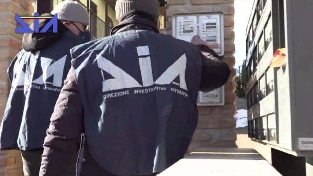 Giugliano, estorsioni a imprenditori: 7 arresti nel clan Mallardo (15.01.25)