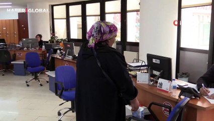 2 saat içerisinde 1554 lira para toplayan dilenci şoke etti