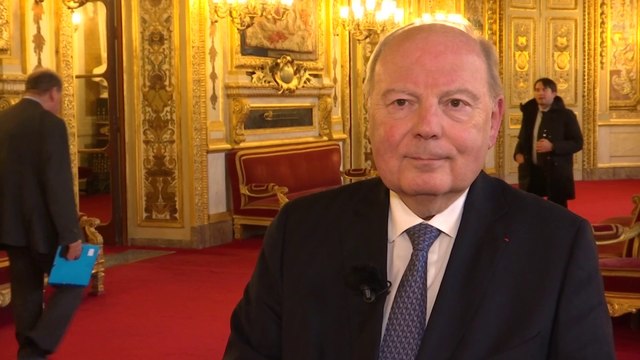 Le PS menace de censure François Bayrou : Il faut que chacun fasse un pas , enjoint Hervé Marseille