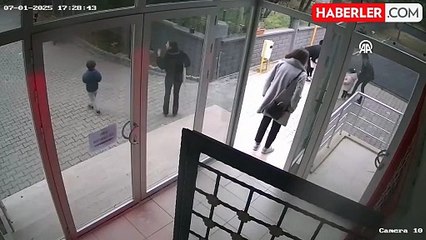 Anaokulu Müdürü Heimlich Manevrası ile Öğrenciyi Kurtardı