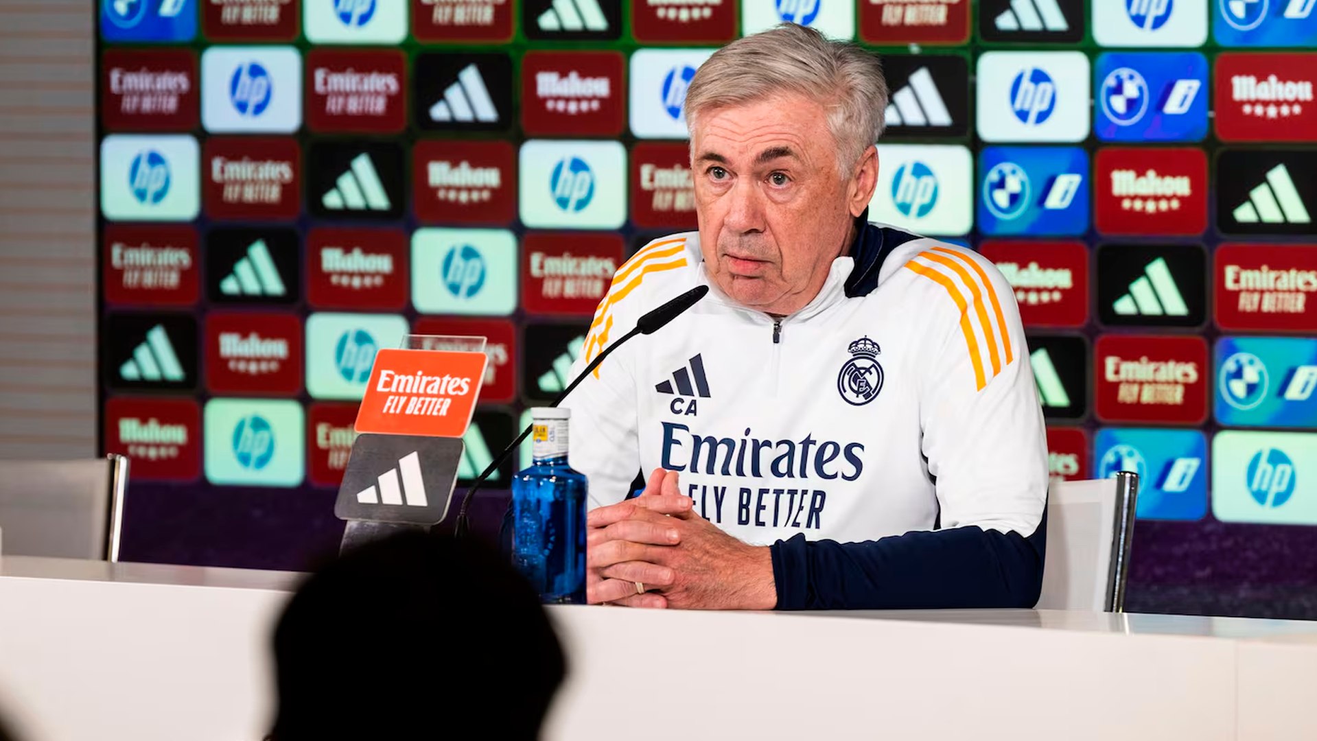 Ancelotti se pone serio:"Esto es una rueda de prensa, no un debate"