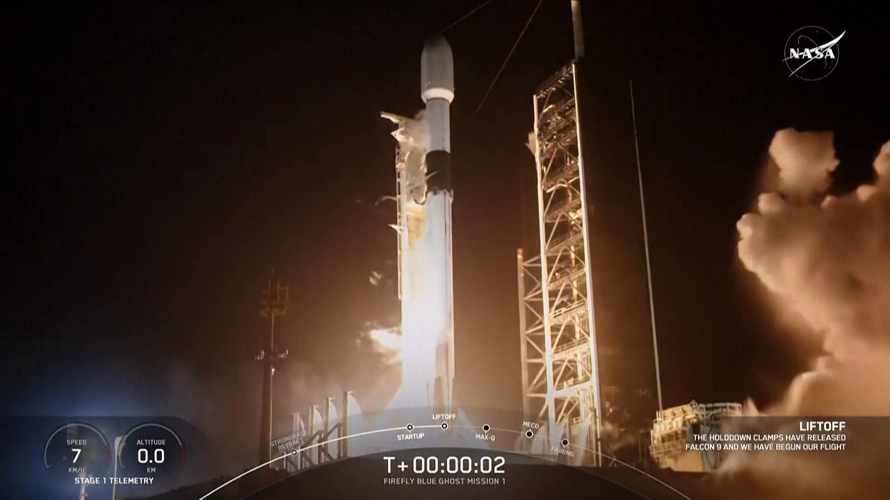 SpaceX schickt zwei Landegeräte zum Mond