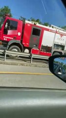 Una persona queda atrapada debajo de un autobús en la avenida 6 de noviembre