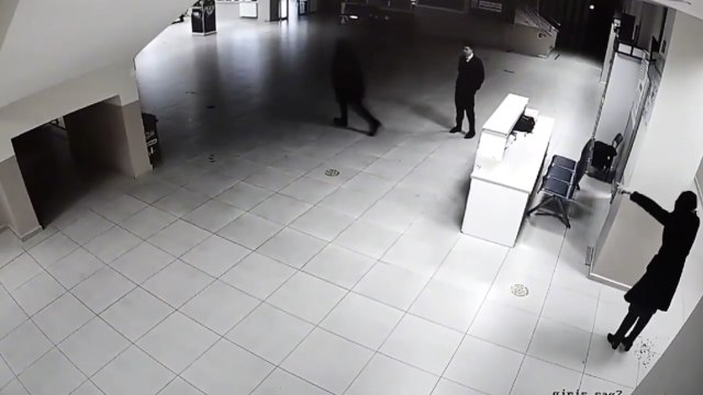 Büyükçekmece'de öğrenci, müdür yardımcısını boğazından bıçakladı