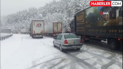 Çanakkale'de Kar Yağışı Nedeniyle Trafik Kontrollü Olarak Sağlanıyor