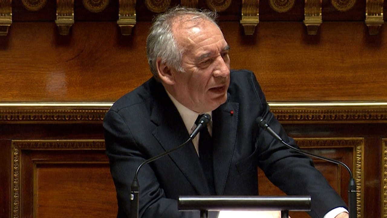 Budget : Bayrou « prêt » à renoncer à 4000 suppressions de postes dans l'Éducation nationale