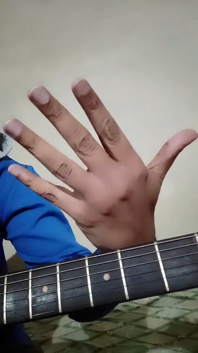 How to play D minor chord on guitar @shorts @viralvideo_HD