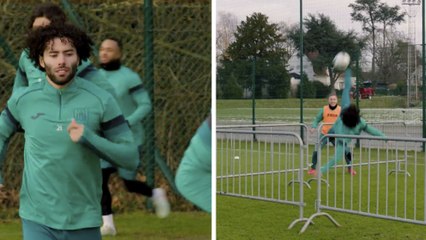 Chino Huerta presume tremenda chilena con el Anderlecht en su primer entrenamiento
