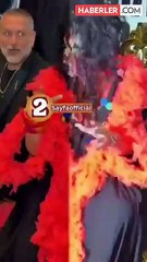 Bülent Ersoy, film galasına zombi makyajıyla katıldı