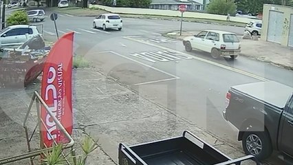 Motociclista é arremessado em acidente no Pioneiros Catarinenses