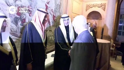 صاحب السمو وملك المملكة المتحدة يتبادلان الإزار الاسكتلندي والبشت