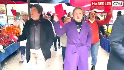 CHP Kadın Kolları Eskişehir'de 'İktidara Kırmızı Kart' Eylemi Düzenledi